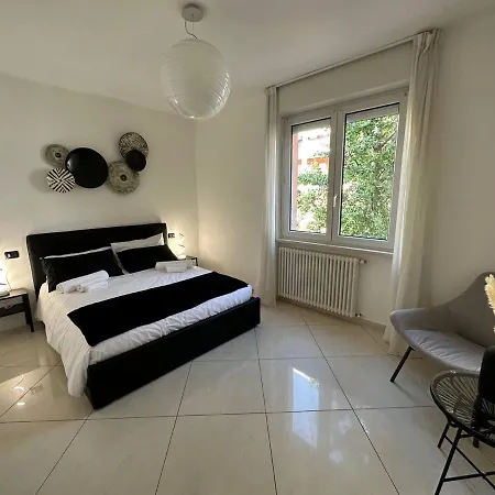 Apartamento Chic House Near The *