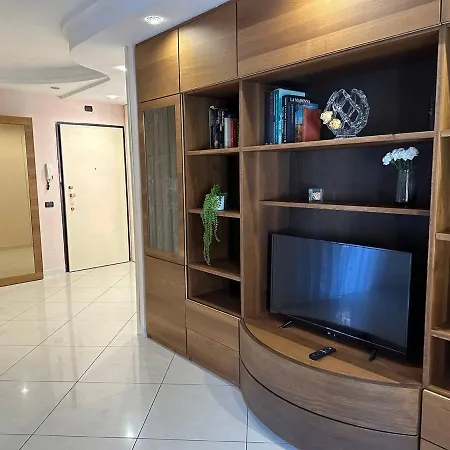 Apartamento Chic House Near The *