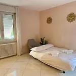 Appartement Chic House Near The